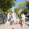 Naprednjaci došli da isprate studentsku akciju u centru Prokuplja