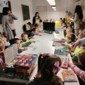 Mališani iz „Naše radosti“ u poseti biblioteci i Domu kulture