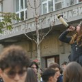 Родитељи ученика Пете гимназије тврде: Директор не долази на посао од победе Студентске листе на изборима, траже његову…