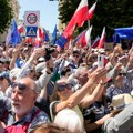 Oko pola miliona Poljaka na najvećem protestu protiv vlasti u Varšavi