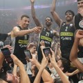 Ludnica nakon finala Navijači Partizana u centru Beograda slavili pobedu i trofej ABA lige (video)