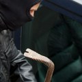 Pokušao da opljačka muškarca, ukrao telefon iz auta, pa upao u kladionicu: Uhapšen muškarac u Novom Sadu