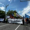„Trpimo nasilje svaki dan“: Prosvetari na protestu ispred Vlade zatražili promenu Krivičnog zakonika