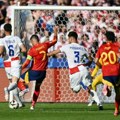 UEFA žestoko kaznila Hrvate: Fudbalski savez je kažnjen novčanom kaznom u visini 63.875 eura zbog bacanja plastičnih boca