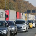 Ljudi satima čekaju u kolonama, neki i odustali od prvomajskog izleta: Na ovom graničnom prelazu ogromne gužve
