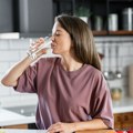 Jutarnje navike koje tope salo na stomaku – 4 jednostavna koraka za bolji metabolizam