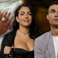 Verili se kristijano Ronaldo i georgina Rodrigez: Na njenoj ruci bljesnuo je ogroman dijamantski prsten