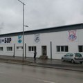 Bor gradi snove (i hotel): Stadion po FIFA standardima, preko puta ruševina