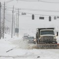 Snežna oluja paralisala Ameriku: Sneg, uraganski vetrovi i rekordno niske temperature - na Floridi zabeležene temperature koje…