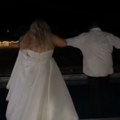 Skočili u bazen nakon venčanja, a onda je nastala panika: Gosti nisu ni slutili šta se događa (video)