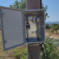 JKP Šumadija postavlja svetiljke na banderama tamo gde nije bilo uličnog svetla
