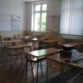 Posle jednodnevne onlajn nastave zbog prokišnjavanja, đaci u Pejkovcu ponovo u školskim klupama