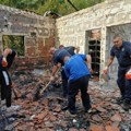 Полицајци и мештани помажу у рашчишћавању манастира у Кацапуну