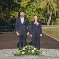 Položeni venci na Spomen groblje povodom Dana oslobođenja Novog Sada u Drugom svetskom ratu