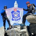 Pripadnici UVS Kragujevac osvojili vrh na Alpima - Uvek sa sobom ponosno nose zastavu Sektora i kragujevačke Uprave (FOTO)