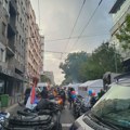Šta se dešava ispred RTS: Odjekuje „Ko ne skače, taj je ćaci“, čulo se i „Pumpaj!“