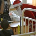 Fazi Mrazevi obradovali decu na Dečijem odeljenju vranjske bolnice (foto, video) foto galerija