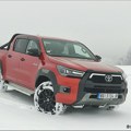 TEST Toyota Hilux 2.8 D-4D Invincible Hybrid 48V