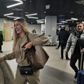 (Video) Ovi pevači zgrću najveću lovu u dijaspori Njega na aerodromu srećemo stalno ljutog, bračni par svaki vikend napuni…