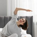 8 vežbi za ublažavanje jutarnje ukočenosti zglobova: Pokreti koji opuštaju telo i rade se u krevetu
