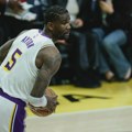 Novi trejd u NBA: Lejkersi povukli neočekivan potez, ostali bez nekadašnjeg prvog pika