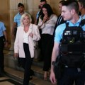Le Pen osuđena za proneveru, nosiće nanogicu i moći će da se kandiduje za predsednicu Francuske