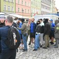 Horor u školi u Poljskoj: Učenik uleteo sa mačetom pa počeo da seče sve redom, u rancu mu našli i bombu