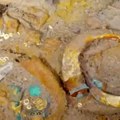 Zlatna ogrlica sa zubom megalodona u olupini „Titanika”