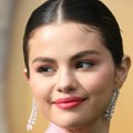 Imala jedan zahtev za zvanice Selena Gomez proslavila 31. rođendan, haljina jedva zadržala grudi! (foto)