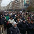 FOTO i VIDEO: Sa protesta "4.000 nastavnika, 4.000 koraka" pružena podrška studentima i zatražena ostavka rektora Madića