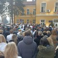 Zdravstveni radnici podržali studente: 15 minuta tišine u krugu užičke bolnice