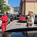 Nesvakidašnje veselje u Mostaru - doveo trubače iz Srbije pa ispred suda proslavio razvod braka, gradom odjekivala…