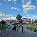 Studenti FTN-a u Čačku objavili snimak: Automobil probija blokadu, mladića „nosi“ na haubi VIDEO