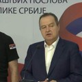 "U napadima na policiju povređeno 27 policijskih službenika": Ministar Dačić o sinoćnjim nemirima na ulicama