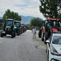 Policija zaustavila poljoprivrednike koji su krenuli na protest ispred Vlade Kantona Sarajevo