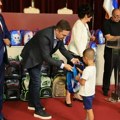 Obrazovanje je zlatni ključ: Grad Kragujevac ponovo pomaže romskim mališanima na početku škole