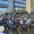 Oglasili se studenti o incidentu na Vojnoj paradi: „Ko je poslao Žandarmeriju na nas i naredio da nas opkoli kordon policije“…