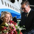 Vučić dočekao Ursulu fon der Lajen na aerodromu u Beogradu