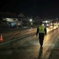 Autobus udario u automobil, pa se zakucao u dalekovod! Detalji nesreće kod Bresnice, jedna osoba poginula, dve teško povređene…