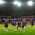 Hladan tuš - ali bukvalno! Epski skandal potresa Ligu šampiona: Atletiko odmah prijavio Arsenal UEFA! Razlog ostavio sve u…