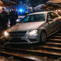 Neverovatan incident u Banjaluci: Vozač pod dejstvom alkohola automobilom jurio niz stepenice