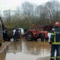 (Foto) Sektor za vanredne situacije: Zaštita stanovništva i imovine pod kontrolom, službe uklanjaju posledice nevremena