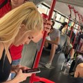 Kitili je roleksima i zlatom, a sad se vozi gradskom linijom "77" u Beogradu: Ljudi u šoku zbog njenog izgleda