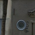 85.000 evra za „ćeliju“ s brodskim prozorom u centru Beograda: Žena pronašla zgradu koju je tražio ceo grad