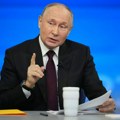 (BLOG) Putin na vezi s građanima: Rat do postizanja ciljeva, na kritike odgovara s – „ne znam“, „proveriću“…