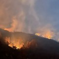 Veliki šumski požari kod Cetinja, u opasnosti bile i porodične kuće: Vatrogasci se satima borili sa plamenom
