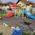 Vandali oštetili mobilijar dečjeg igrališta u naselju Obrež