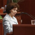 Skandal! Grčka besna, ambasadorka napustila ceremoniju Nova predsednica Severne Makedonije izostavila jednu reč na polaganju…