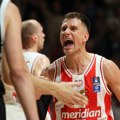 Uživo: Crvena zvezda - Partizan 64:53, povreda mladog Topića (foto)