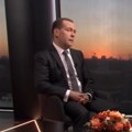"Netalentovani Kluni bi da progoni ruske novinare": Medvedev objašnjava kako će se to završiti